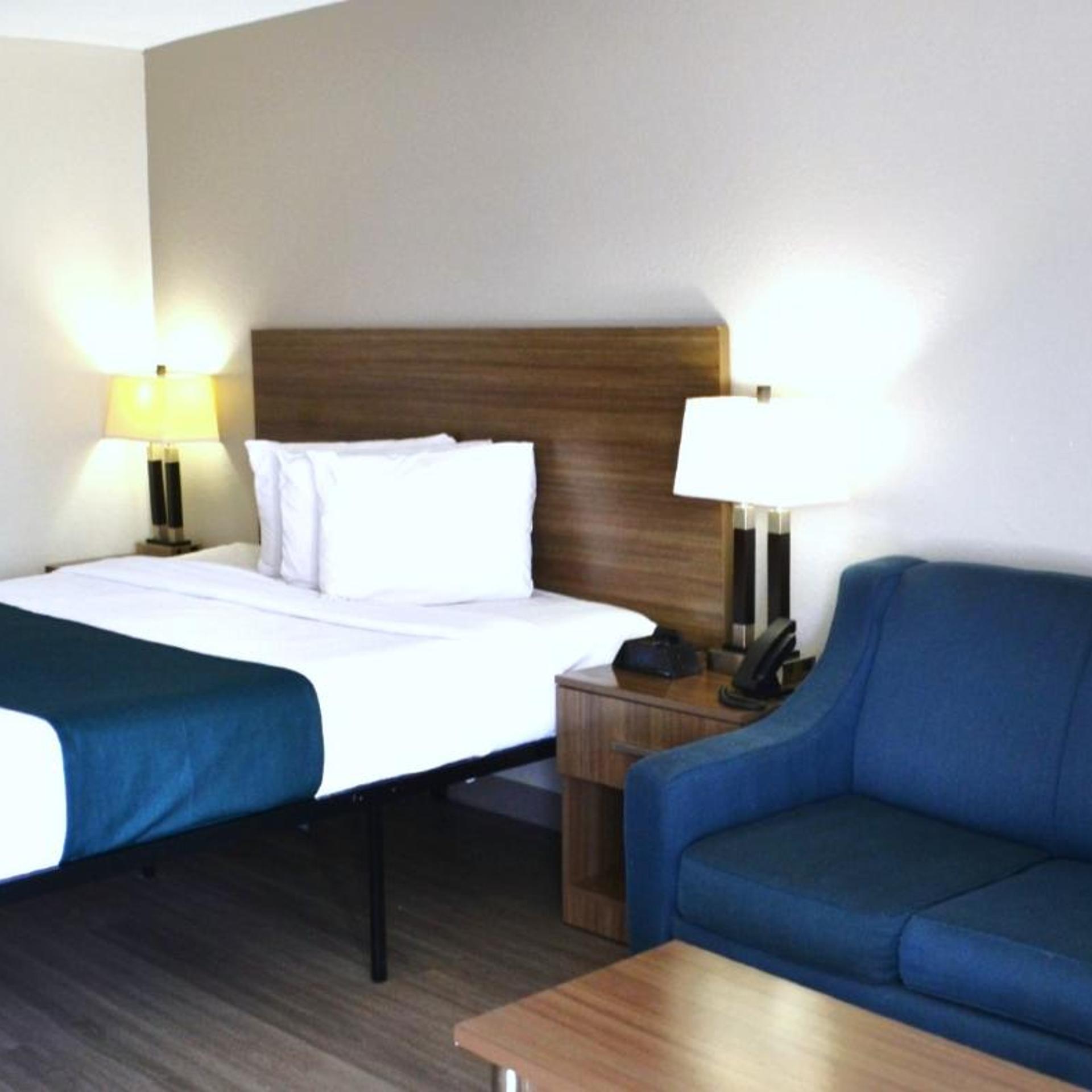 1 King Bed - Mobility Accessible Ri Shower Nsmk