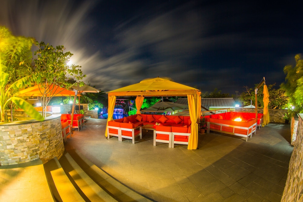 Kokomo Botanical Resort 38/50