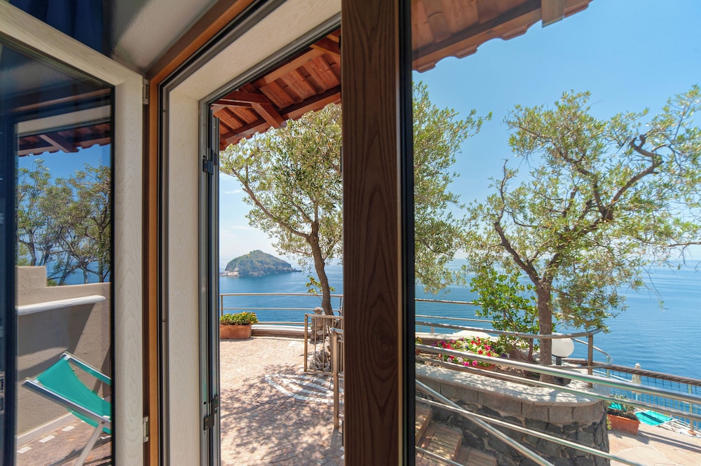 Punta Chiarito Resort 33/67