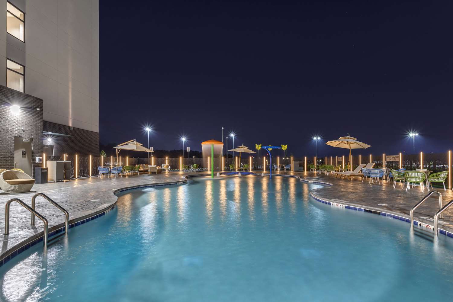 Cambria Hotel Pigeon Forge 26/26