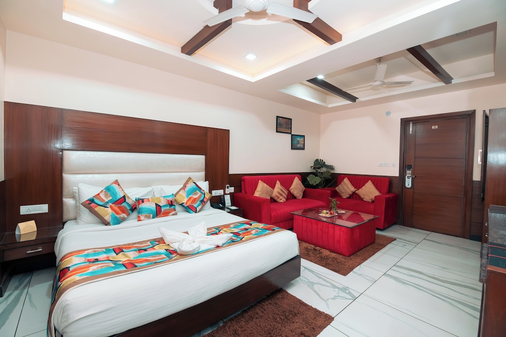 The Fern Residency Katra 16/33
