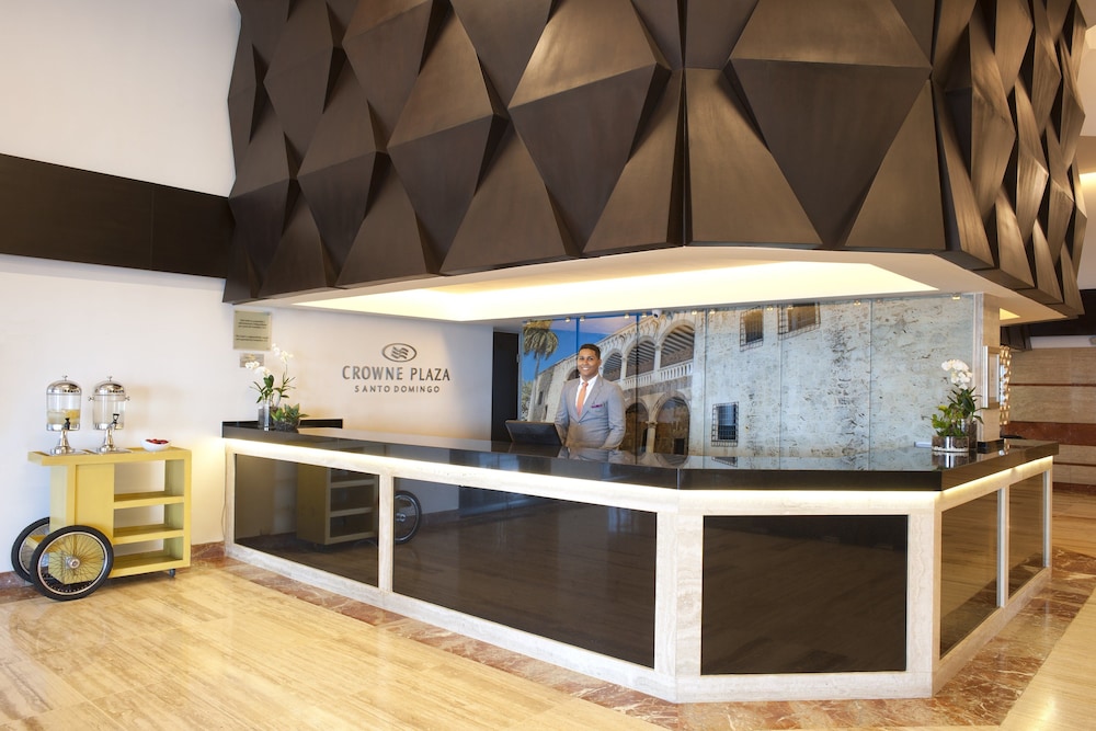 Crowne Plaza Santo Domingo (ex Intercontinental V Centenario Hotel) 10/71
