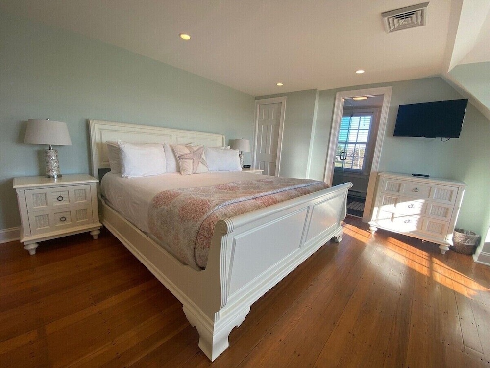 Beach Breeze Inn 11/50