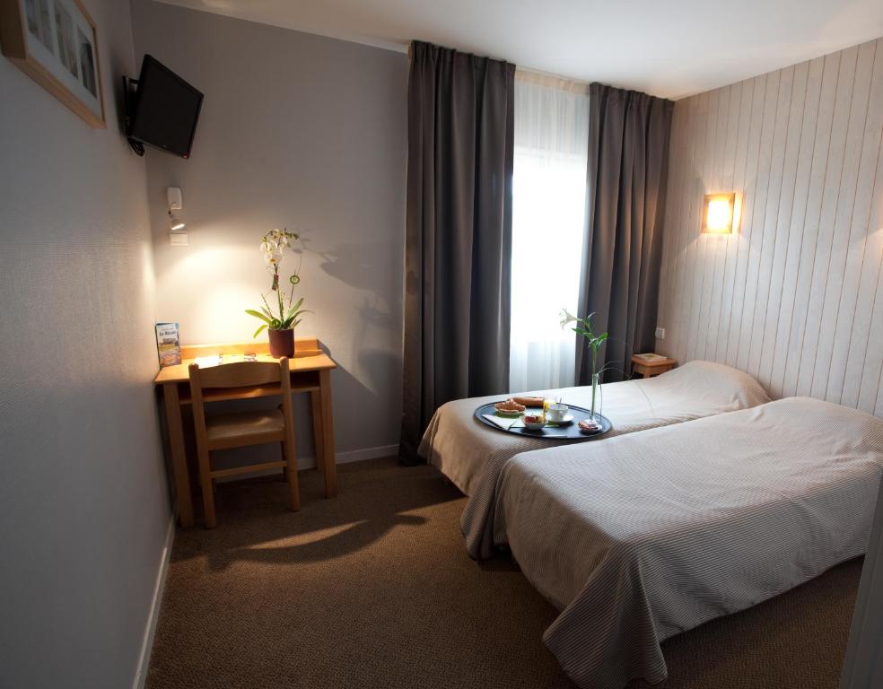 Standard, Twin Beds
