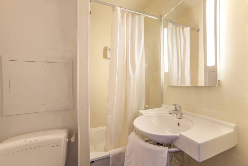 B&B HOTEL Paris Malakoff Parc des Expositions 18/57