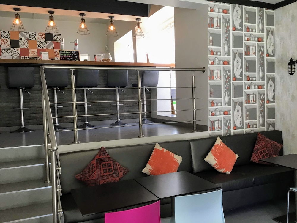 Prado Villas 7/23