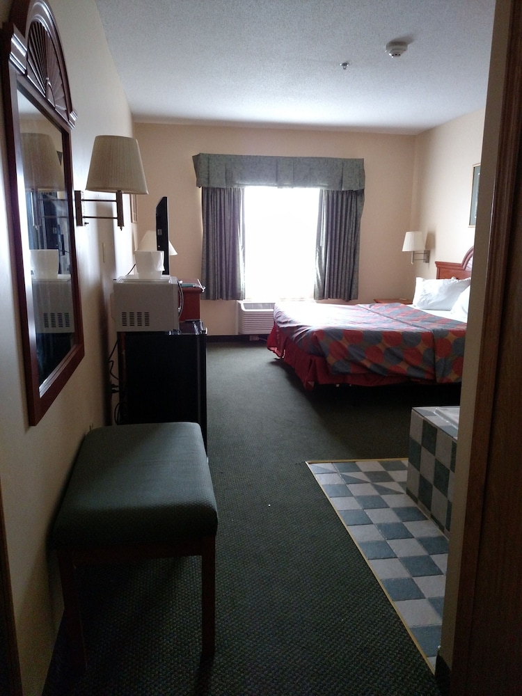 Holiday Inn Express Toledo West Napoleon 9/65