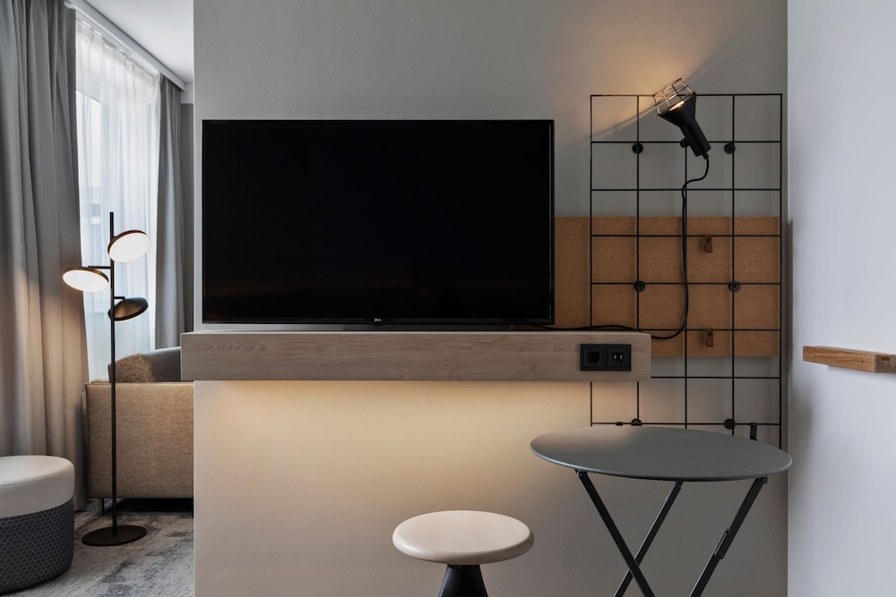 Moxy Duesseldorf City 4/50