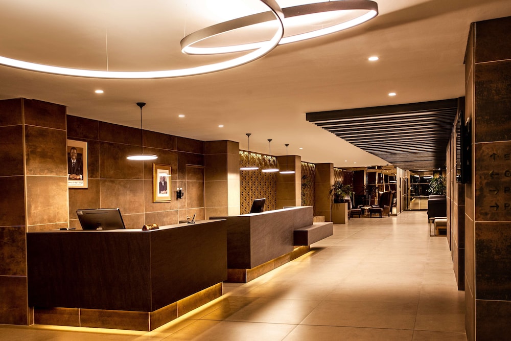 Avani Windhoek Hotel And Casino 8/74