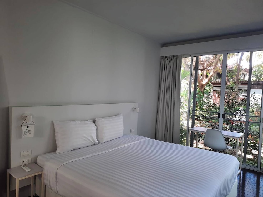 ROOM, KING BED, GARDEN VIEW