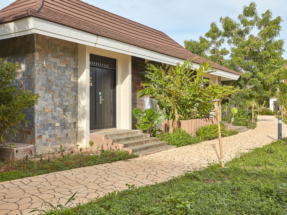 Tag Resort Coron 71/81