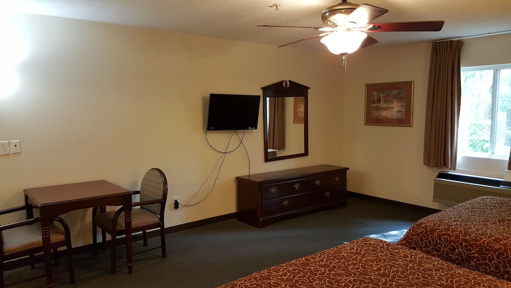 High Falls Hide-A-Way Lodging 31/49