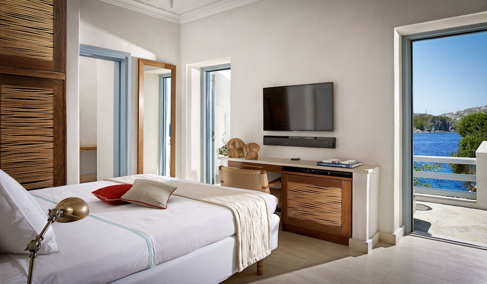 Belvedere Waterfront Villa and Suites 8/49