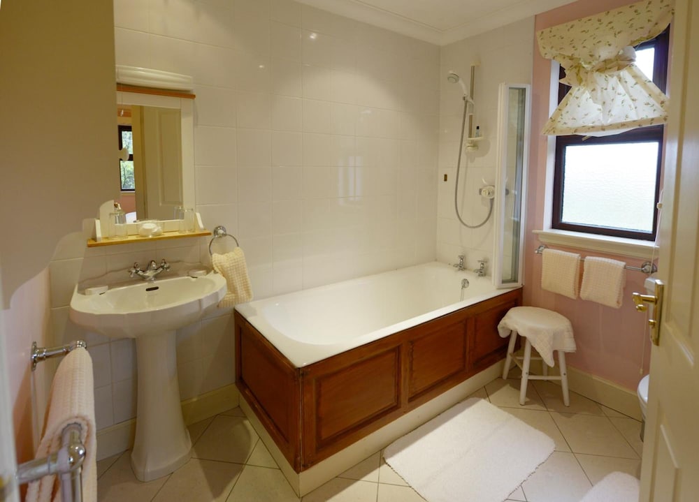 Factors Inn & Cottage 23/25
