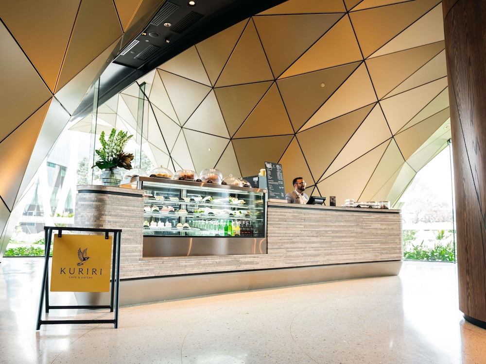 Pullman Auckland Airport 6/50