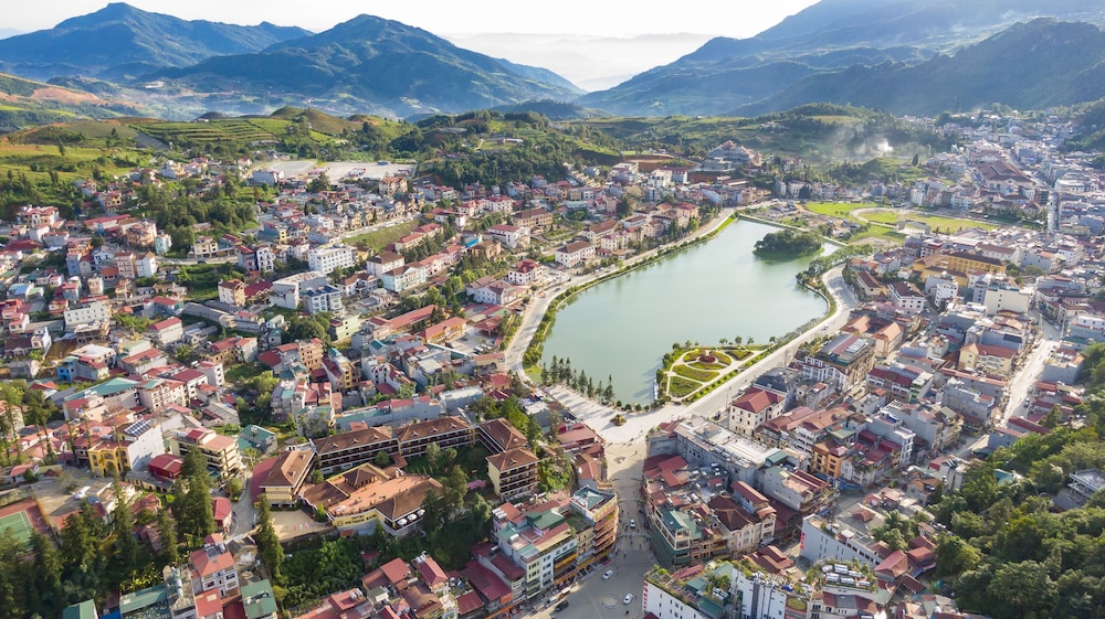 Sapa Hilton Hotel 46/50