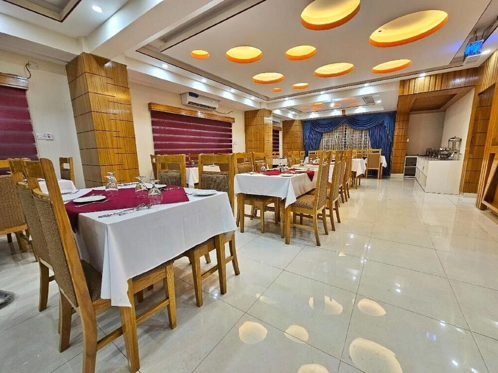 Hotel Safa Residency 50/52