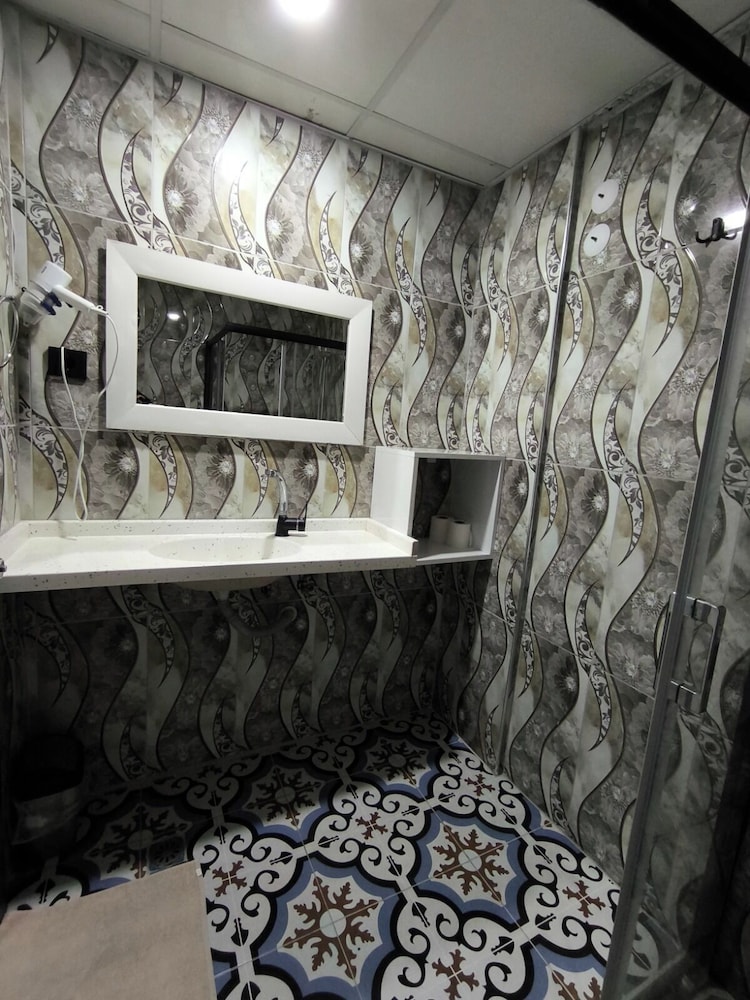 Akman City Hotel 8/66