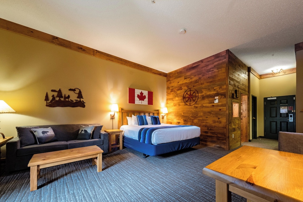 SUITE, CABIN, KING BED
