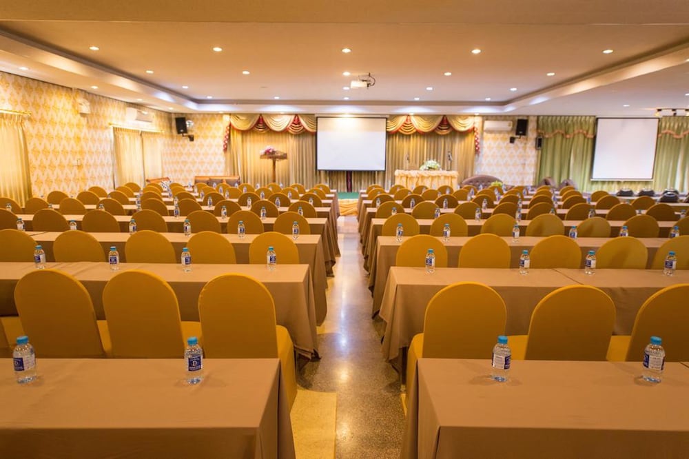 Srisiam Resort 73/74