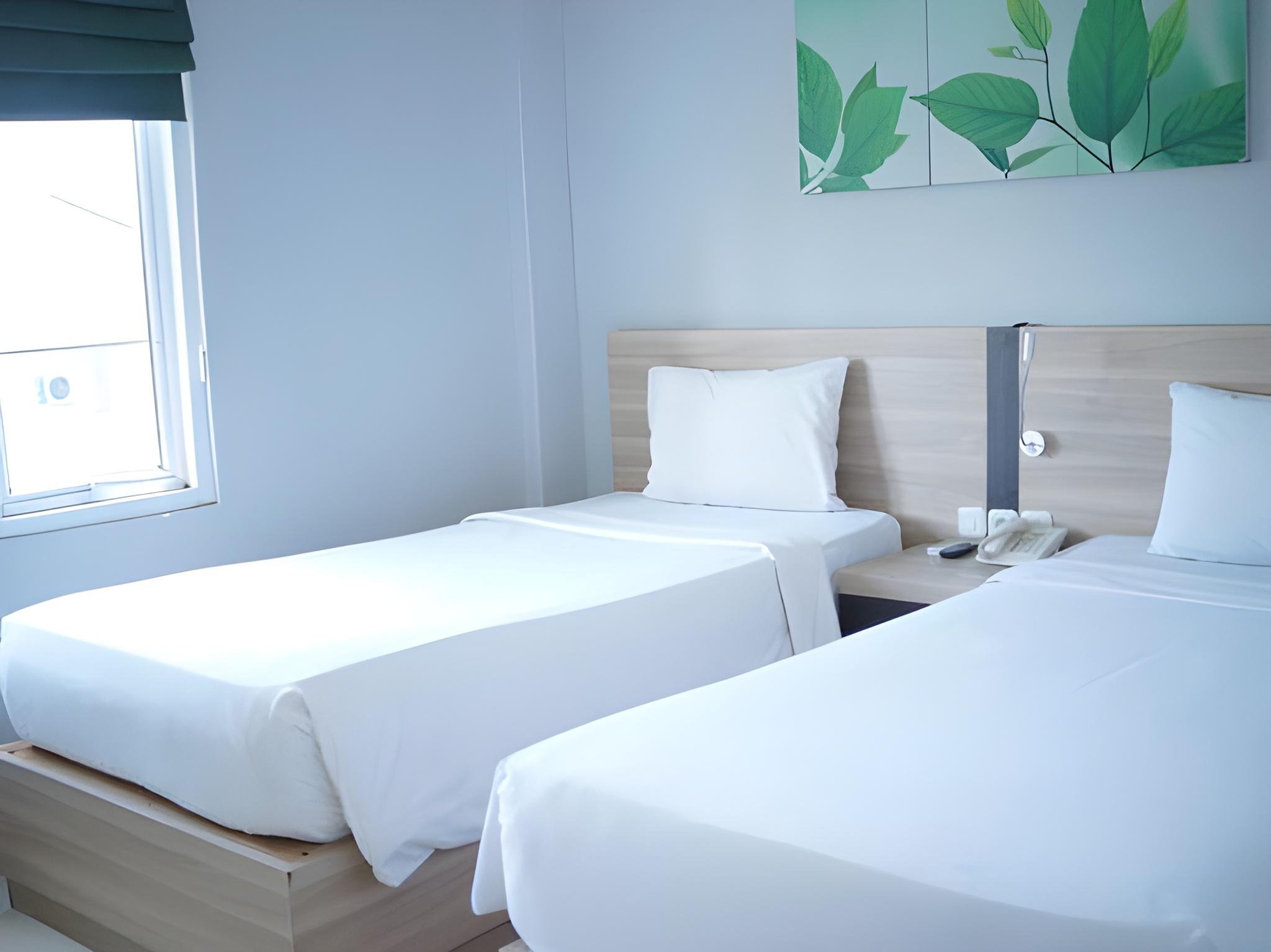 Deluxe, Double or Twin Bed