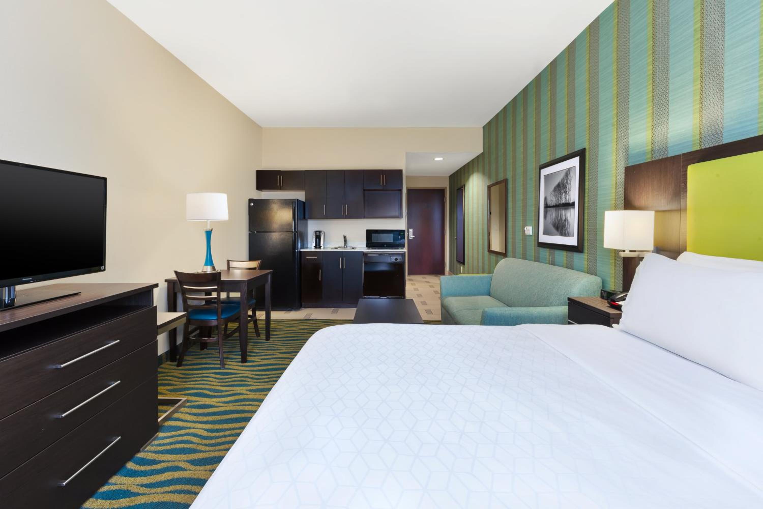 Xtra Space, Standard, King Bed