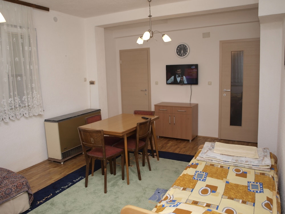 Bogdanovski Studios & Guest Rooms 33/47