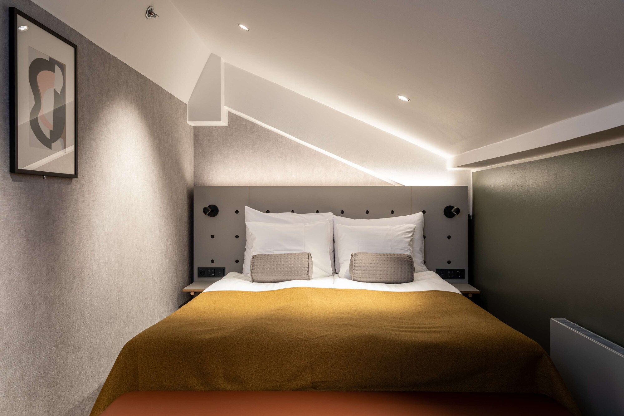 SUPERIOR, KING BED