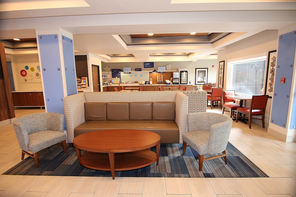 Holiday Inn Express Hotel And Suites Ashland 43/55