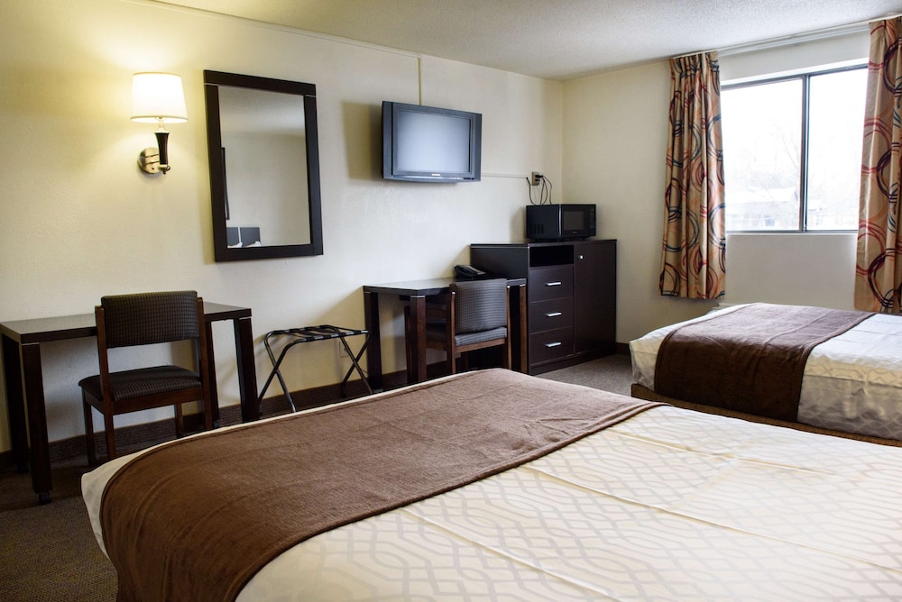 Americas Best Value Inn New Paltz 15/36