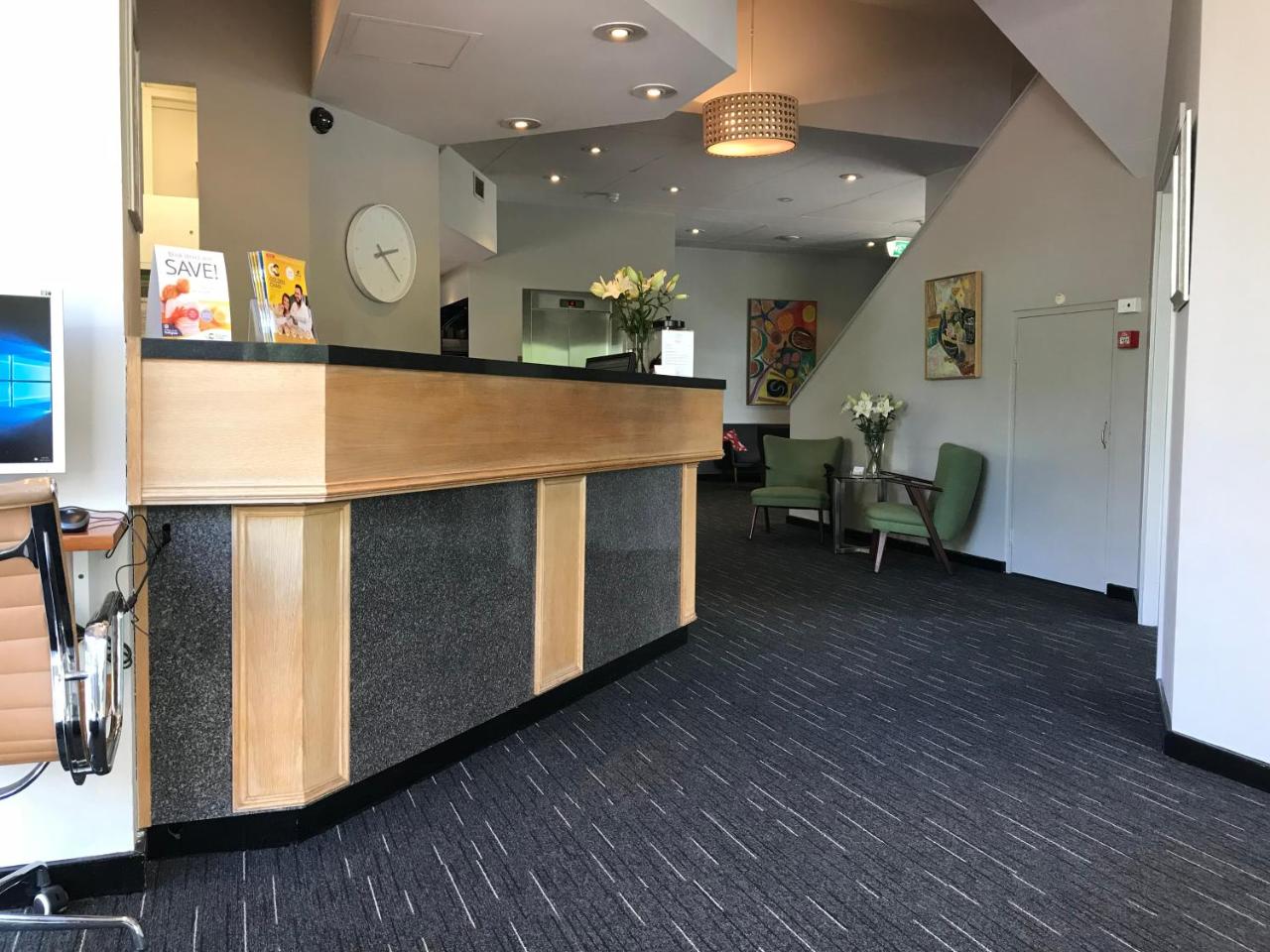 SULLIVANS HOTEL PERTH 1/24