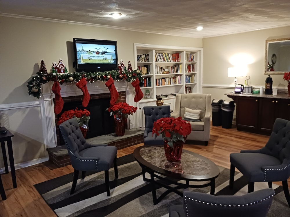 Colonial Inn Seekonk 49/58