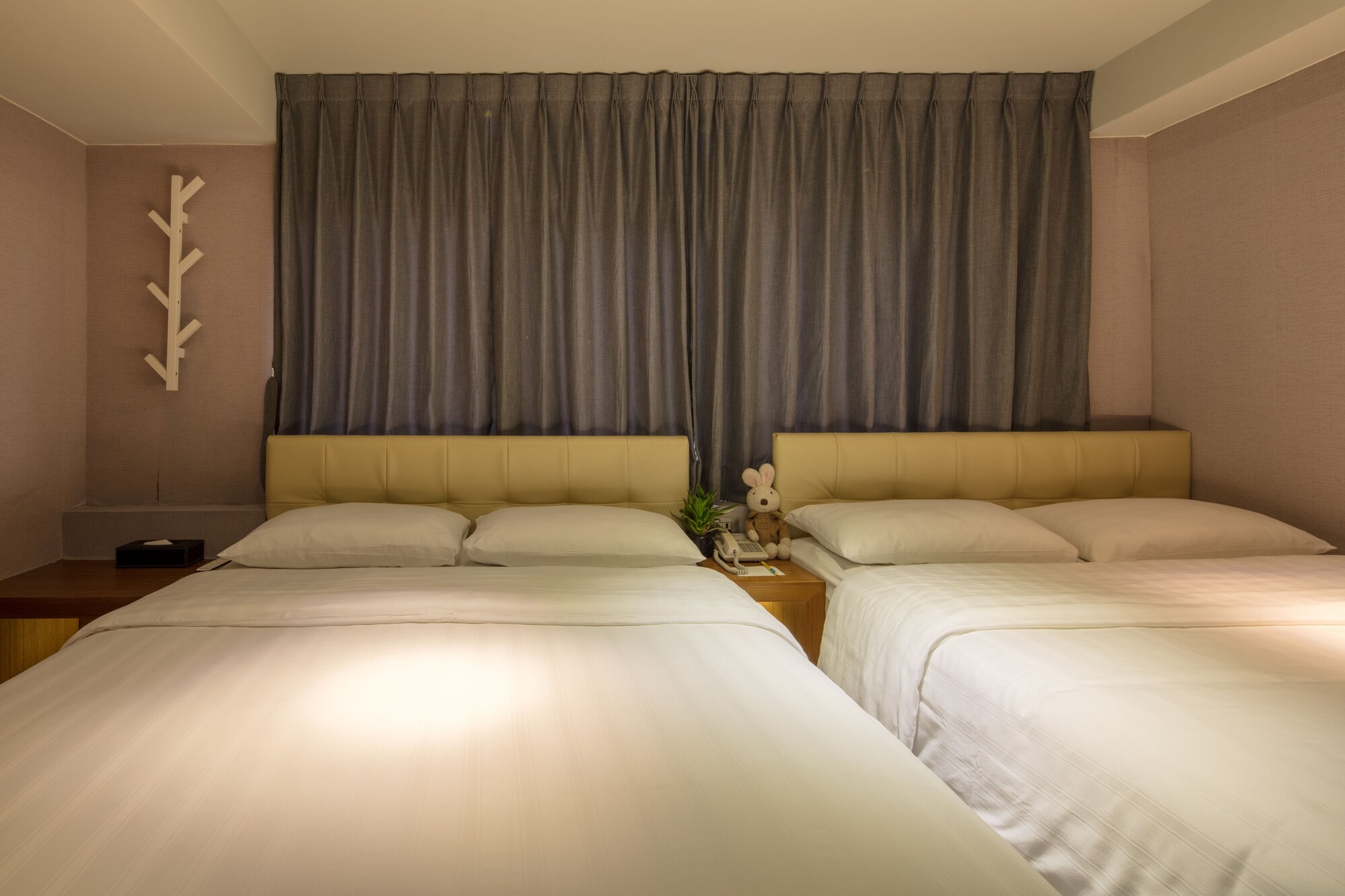1 BEDROOM, LUXURY, DOUBLE OR TWIN BED