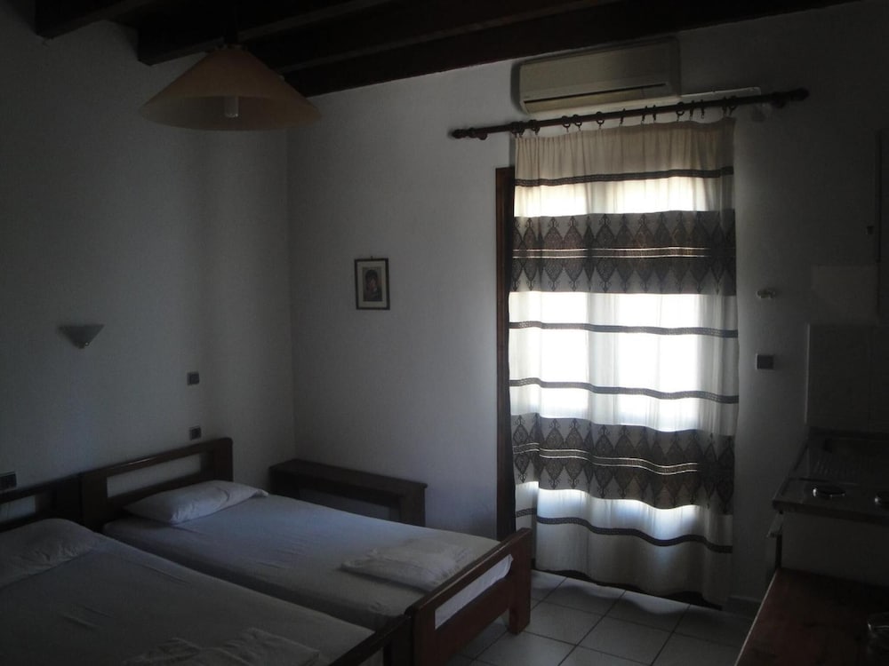 Chania Rooms 12/48