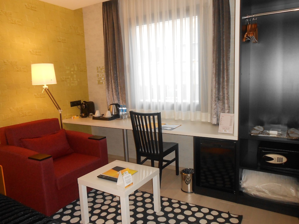 TEMPO FAIR SUITES 36/65