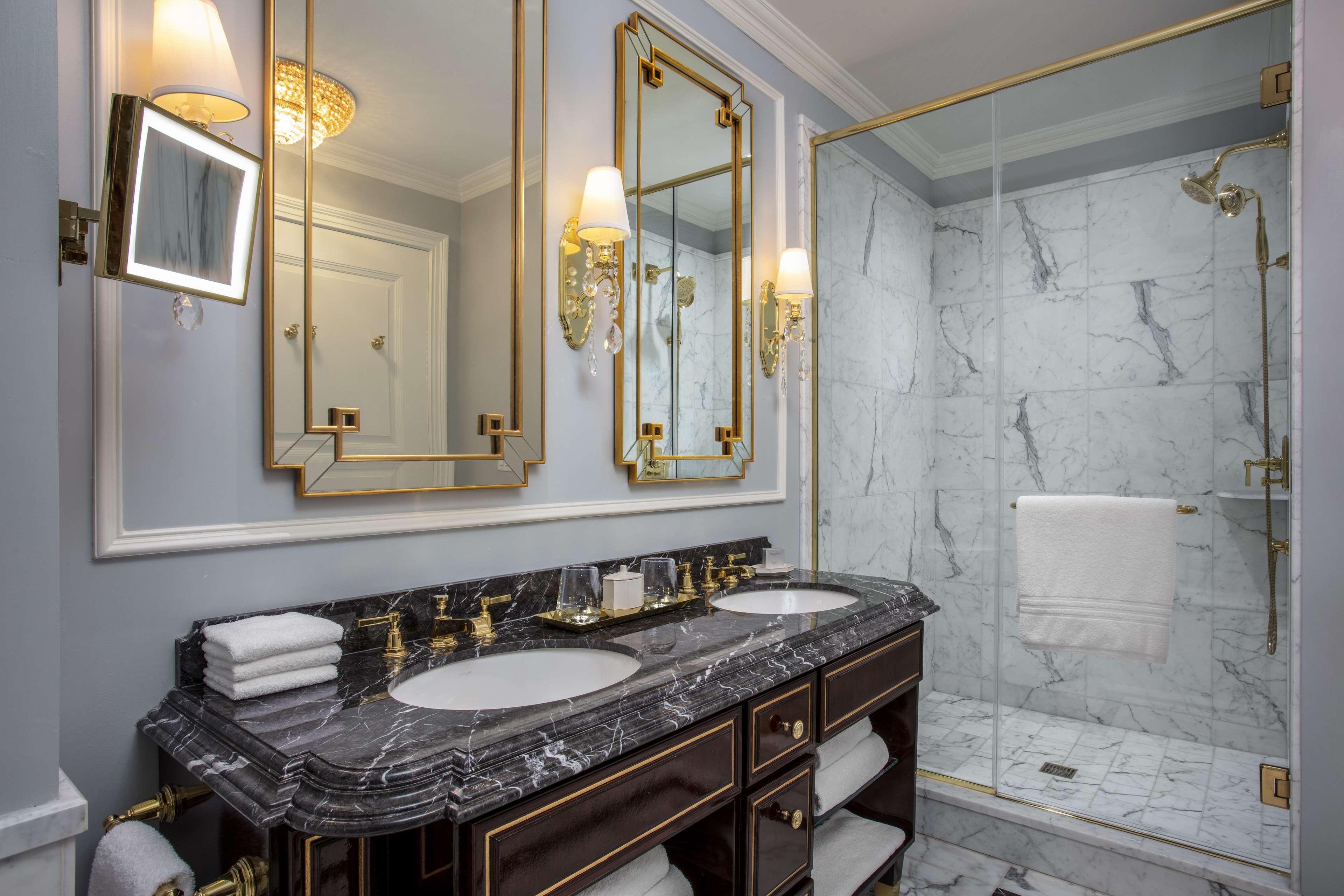 جناح جونيور، Waldorf Astoria Washington DC 3/4