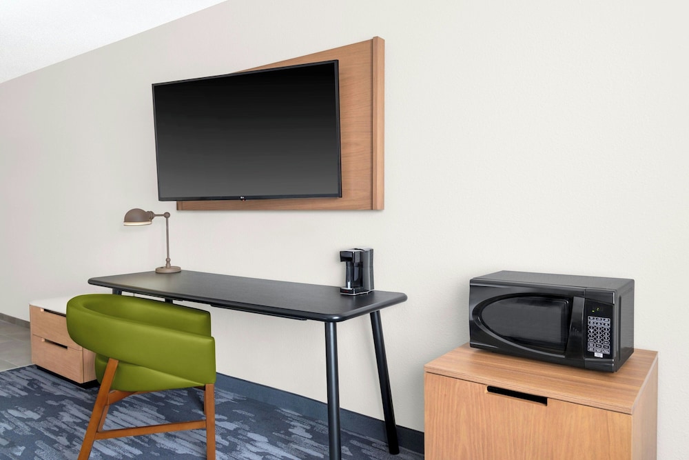 Fairfield Inn & Suites Saginaw 37/45