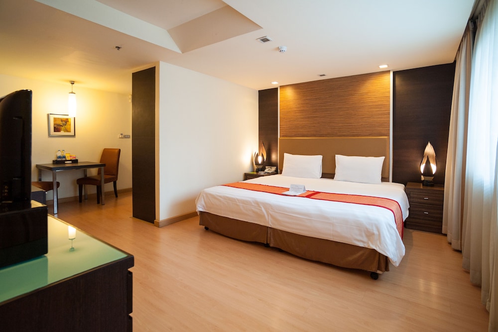 ASPEN SUITES HOTEL SUKHUMVIT 2 BANGKOK 10/65