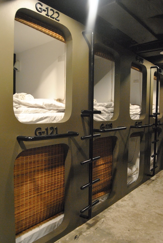 Capsule Hostel Chiangkhan 11/19