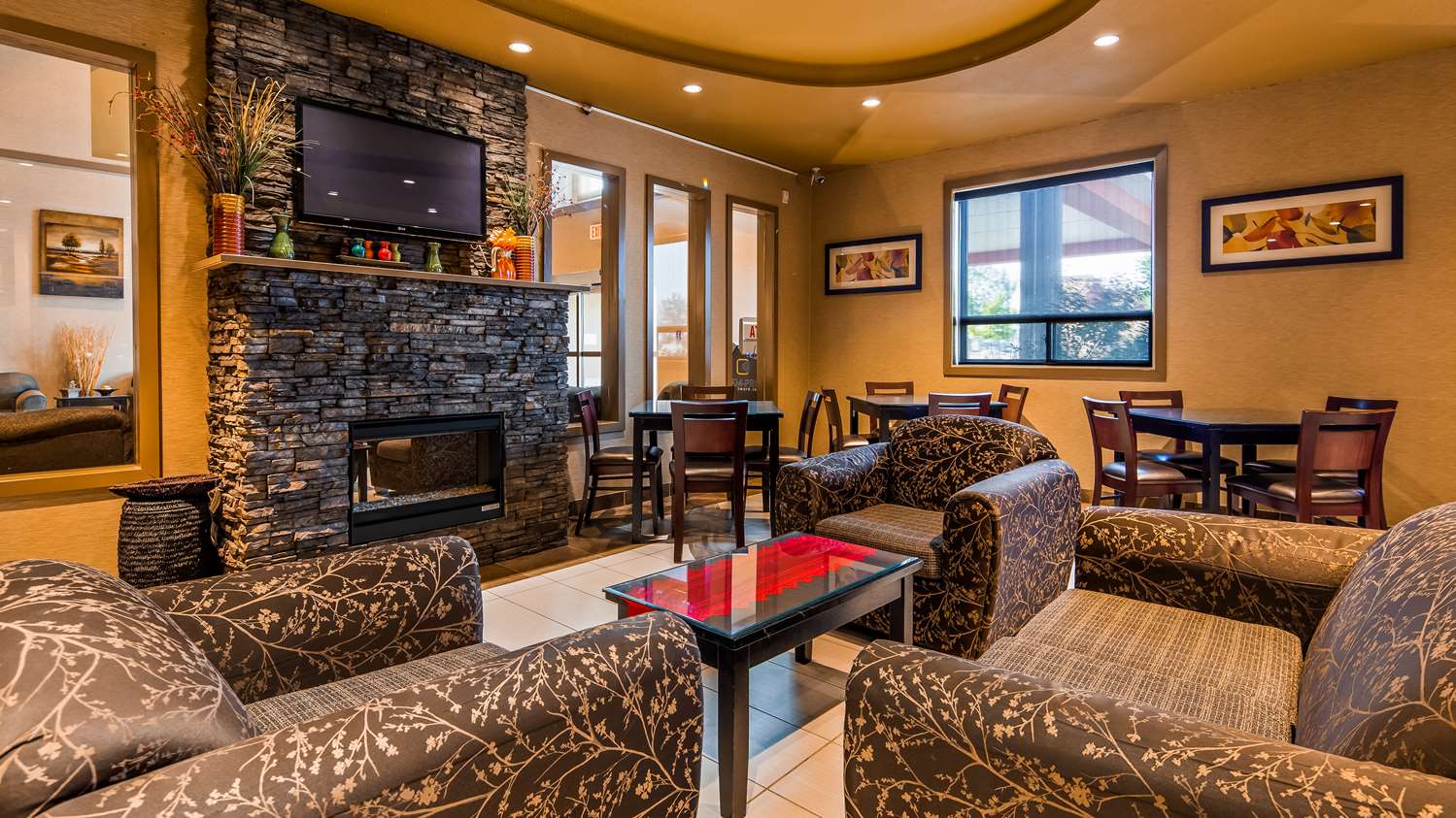 Best Western Estevan Inn & Suites 14/25