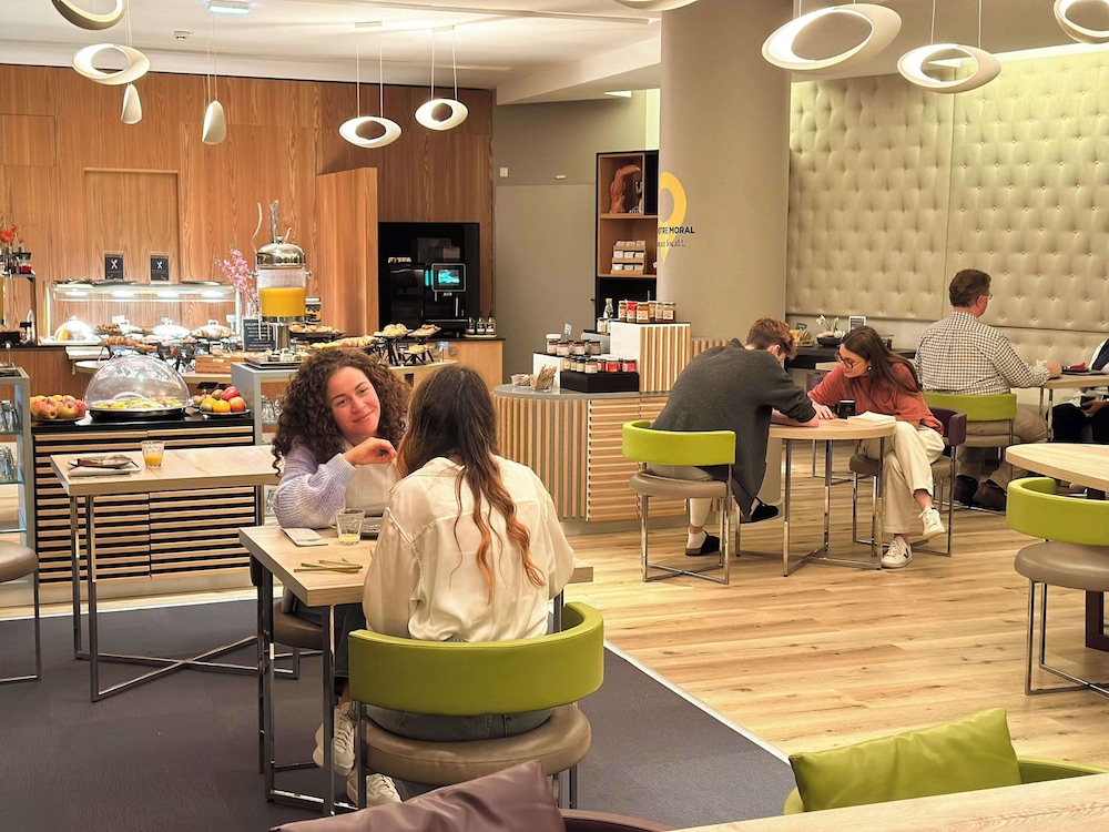 restaurant cafeteria