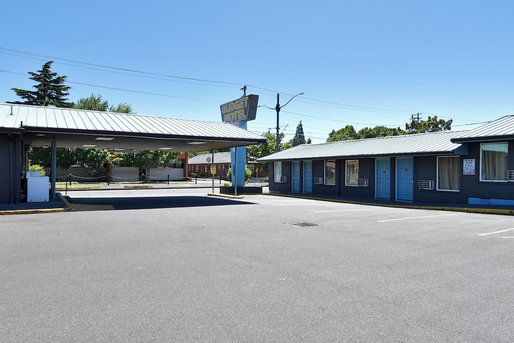Budget Motel 18/22