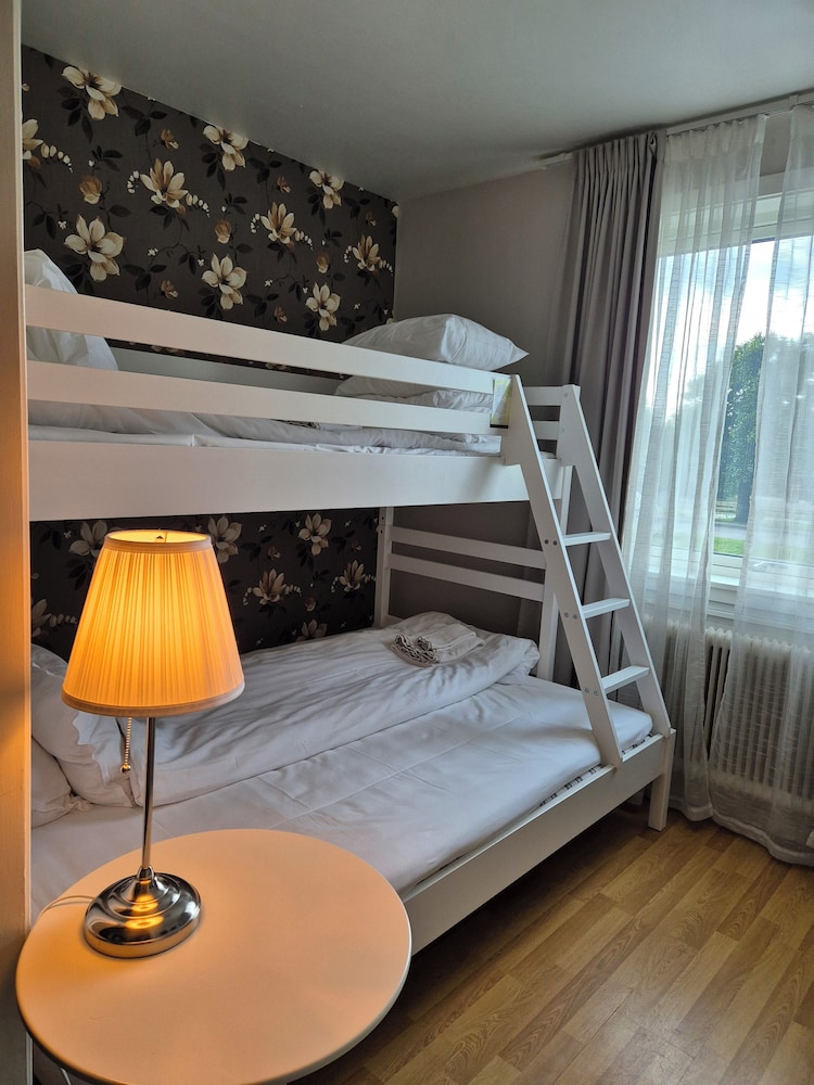 Smålandsstenar Hotell 14/37