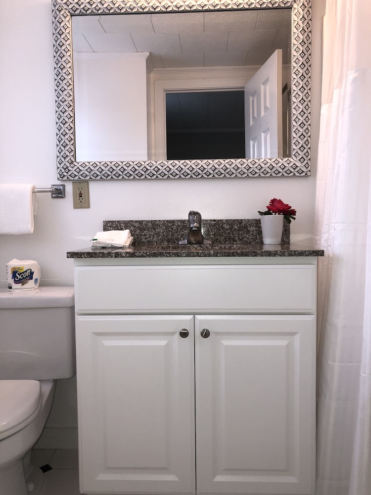 Hyannis Inn 47/50
