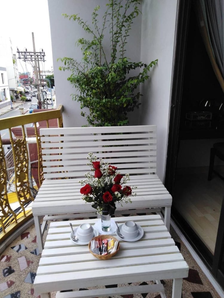 Bp Grand Suite Hotel 39/43