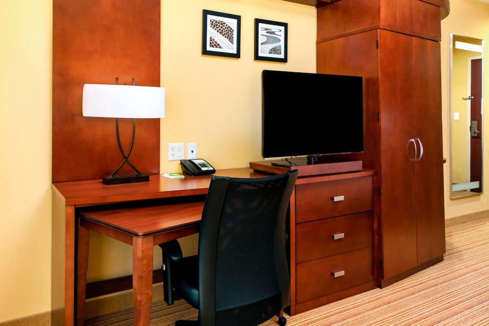 Courtyard By Marriott Miami Homestead 34/35