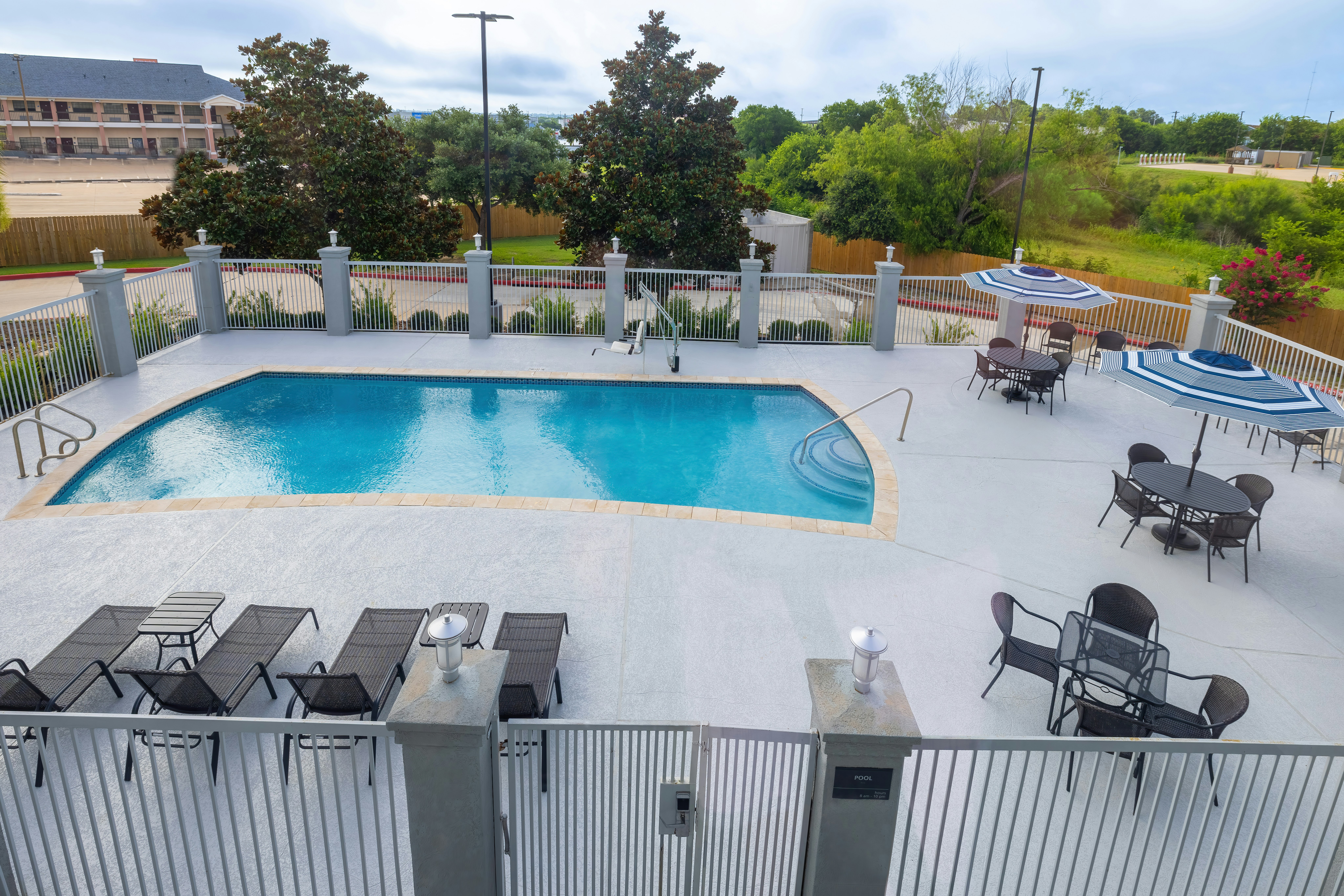 Hampton Inn And Suites Brenham 5/48