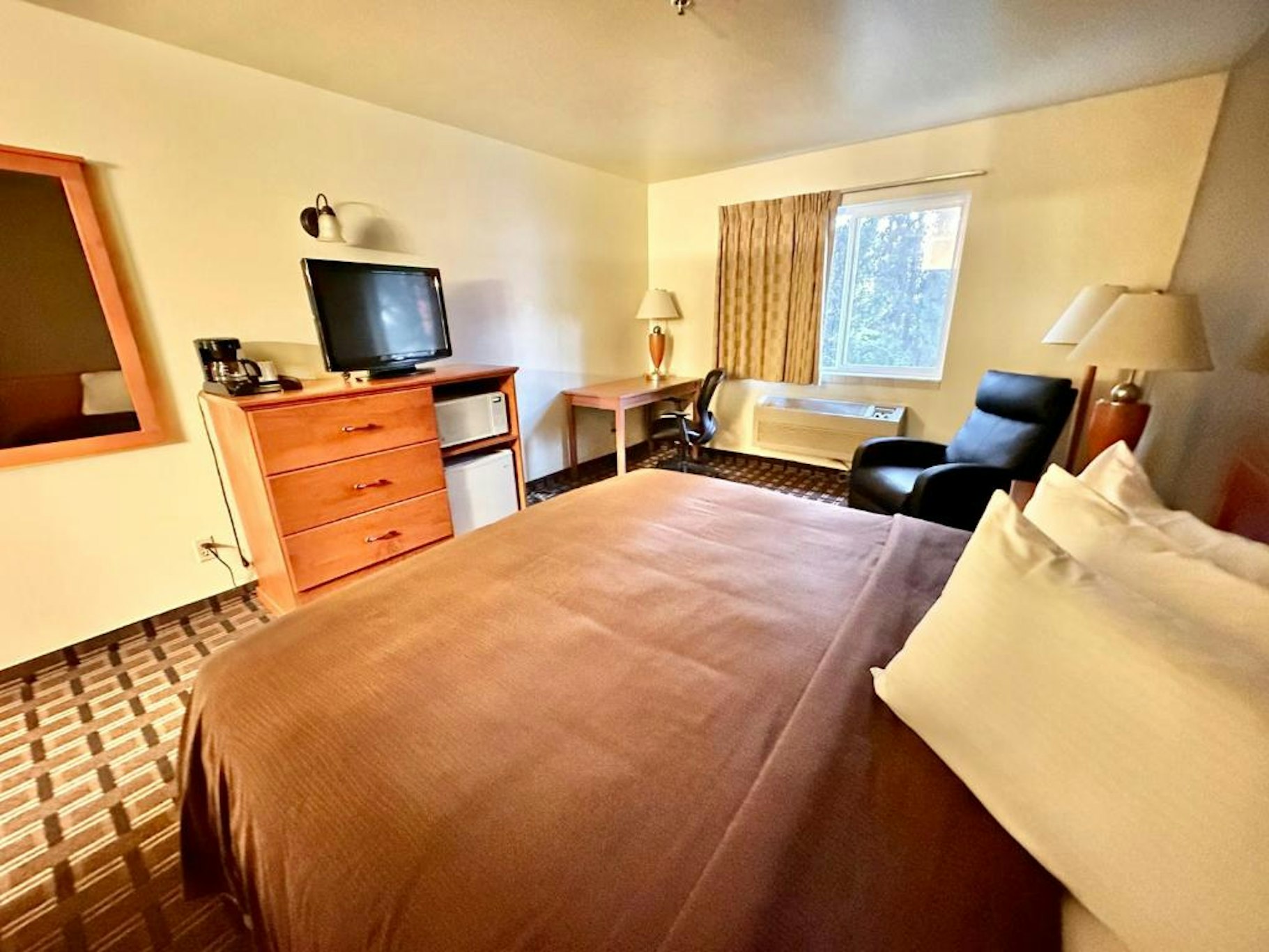 FAIRBRIDGE INN & SUITES KELLOGG 19/48