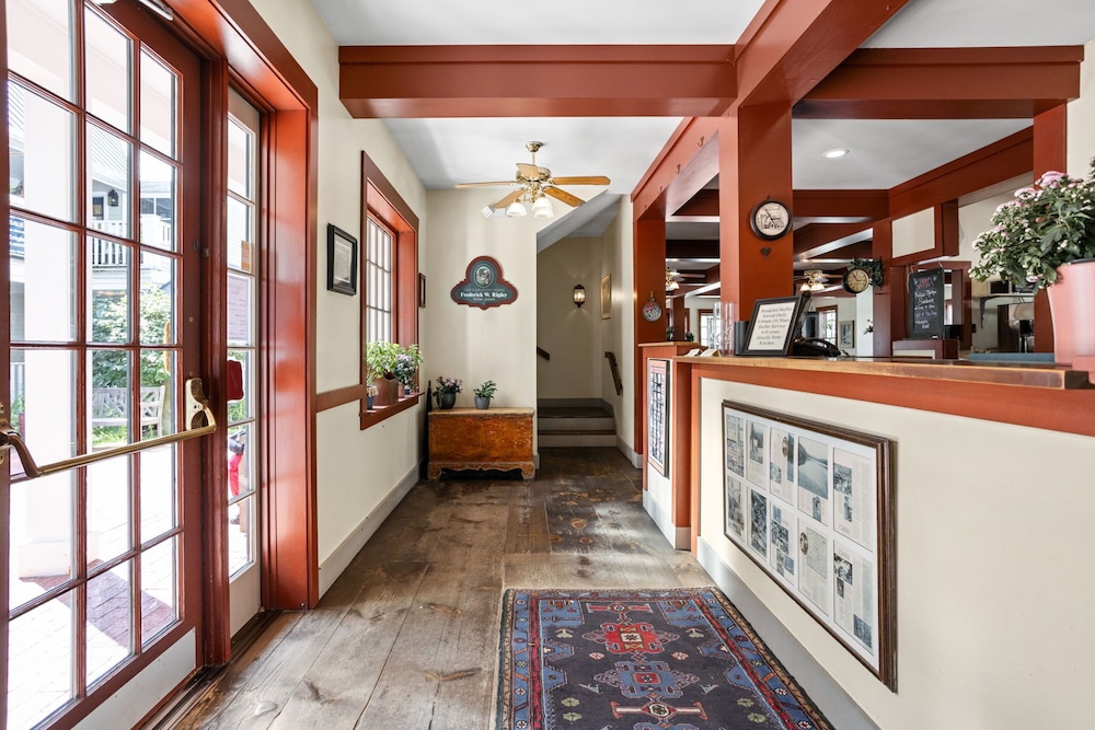 Artists Colony Inn Restaurant 13/50