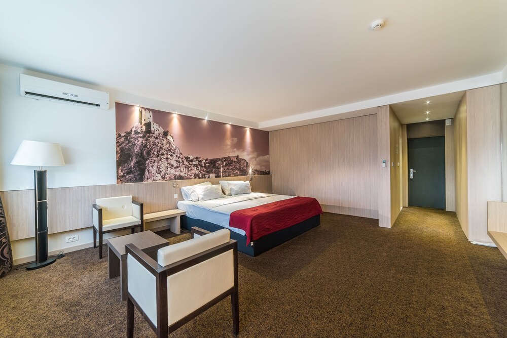 CITY HOTEL MOSTAR 32/69